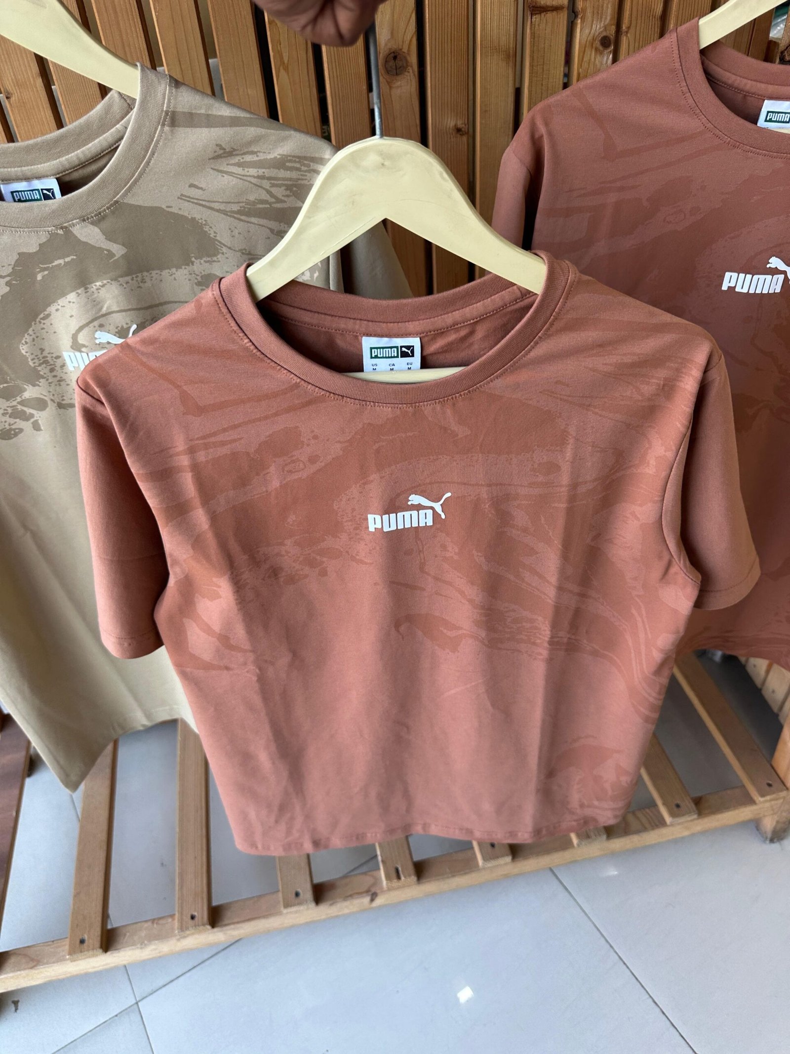 round neck t-shirts